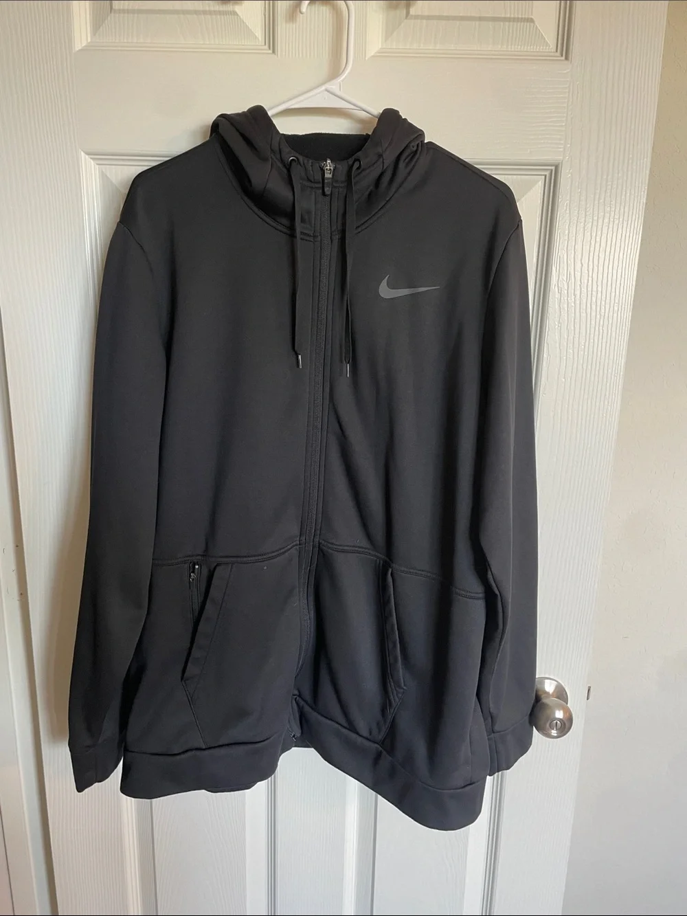 Nike Men's Black Full-Zip Hooded Jacket